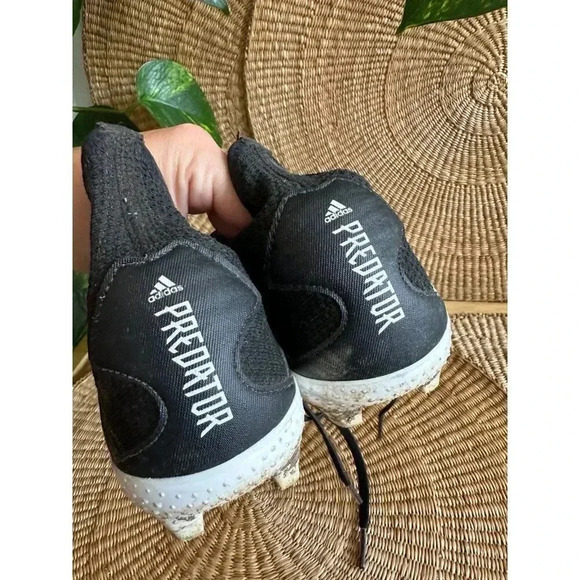 Adidas Predator size 6 cleat sneakers - Picture 6 of 9